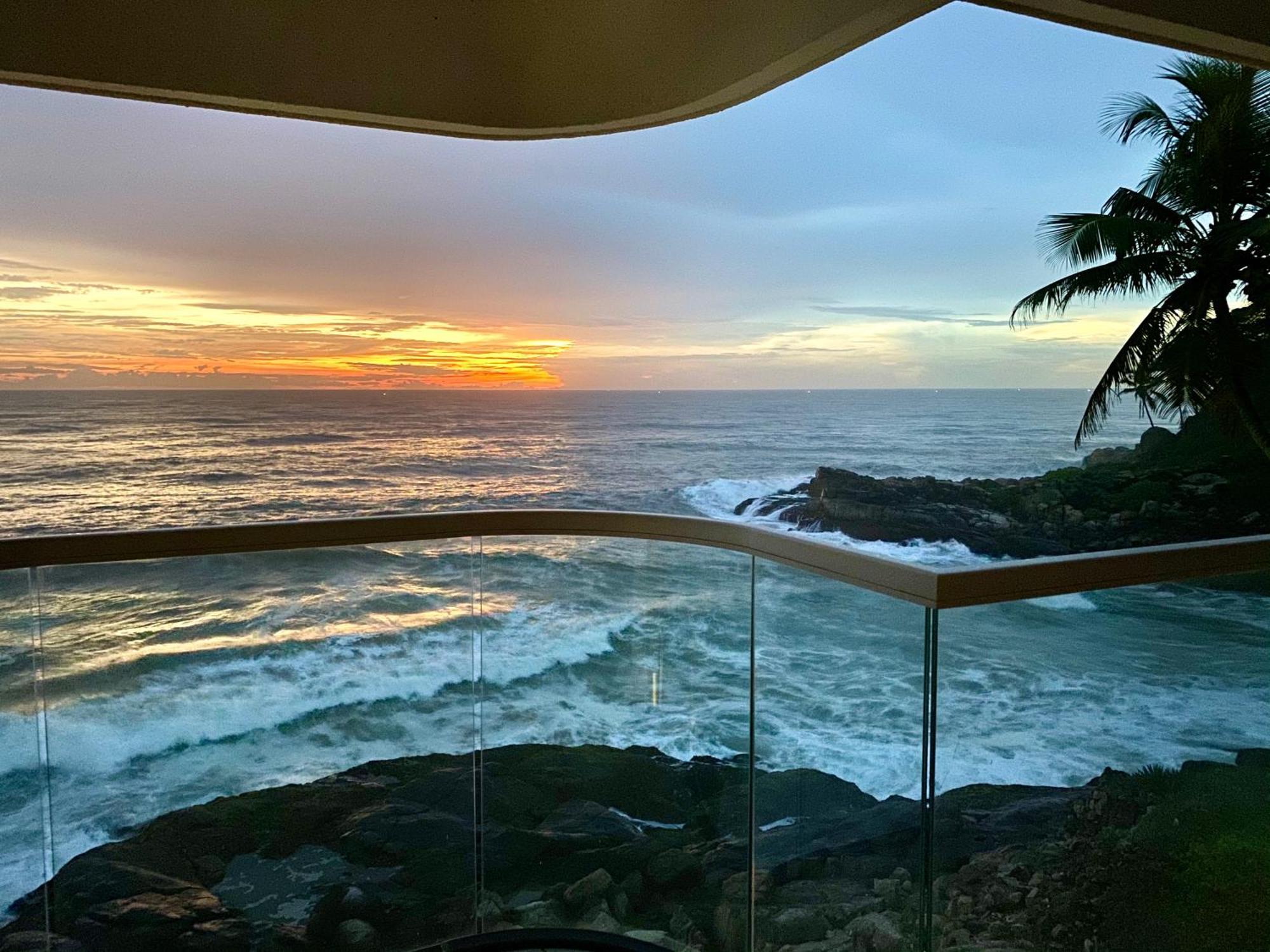 Rockholm At The Light House Beach Kovalam Extérieur photo